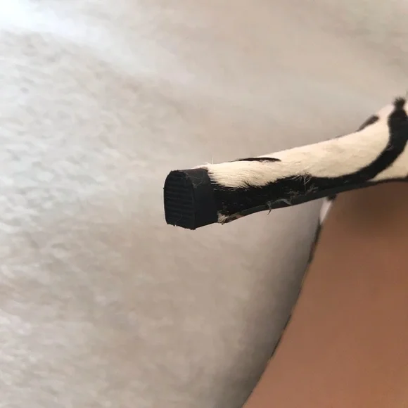 Michael Animal Print cow hair Women's Heels brand new 9.5 - Picture 5 of 6